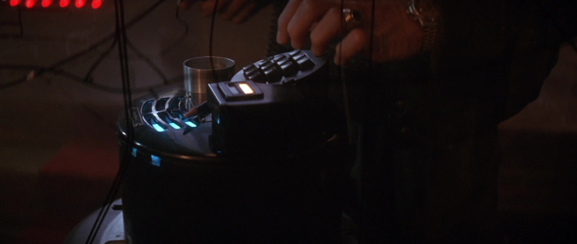 Die Hard 2 (1990), wide, 2.36:1 — film still