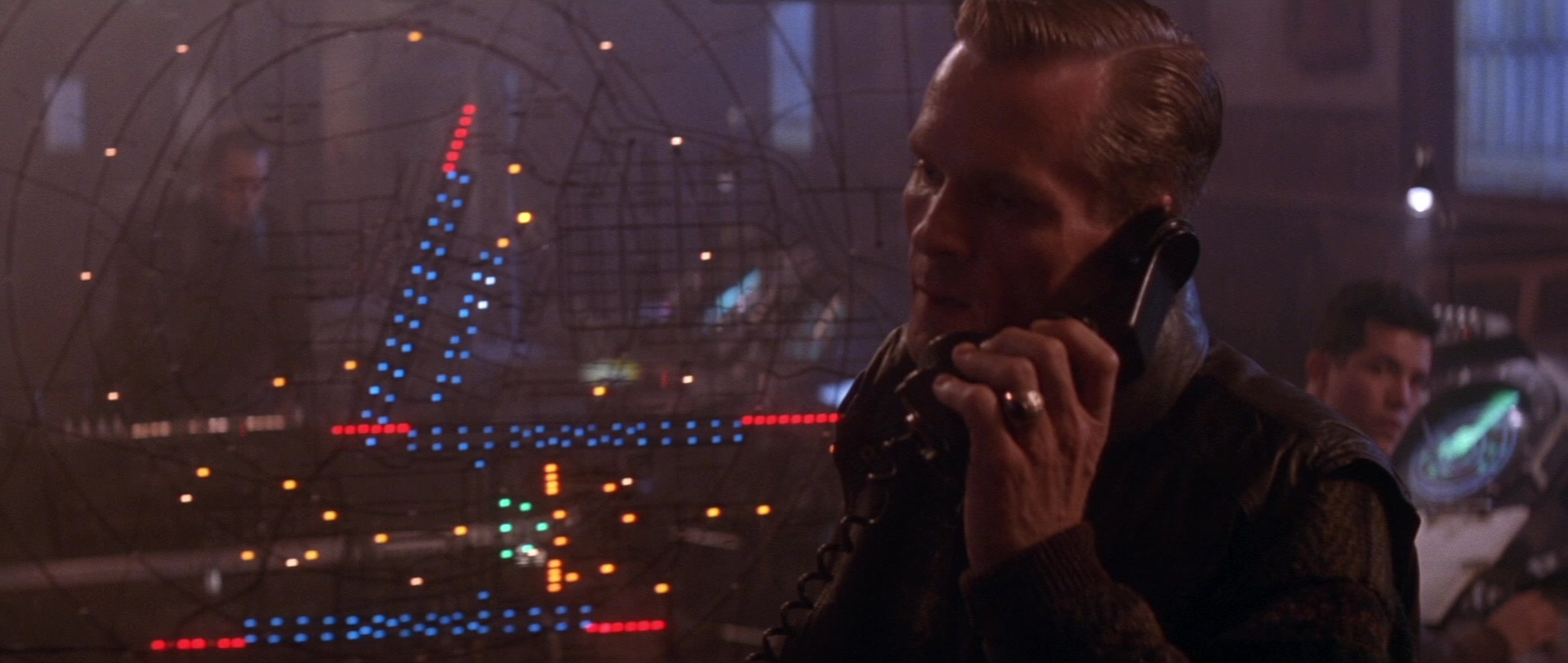 Die Hard 2 (1990), wide, 2.36:1 — film still