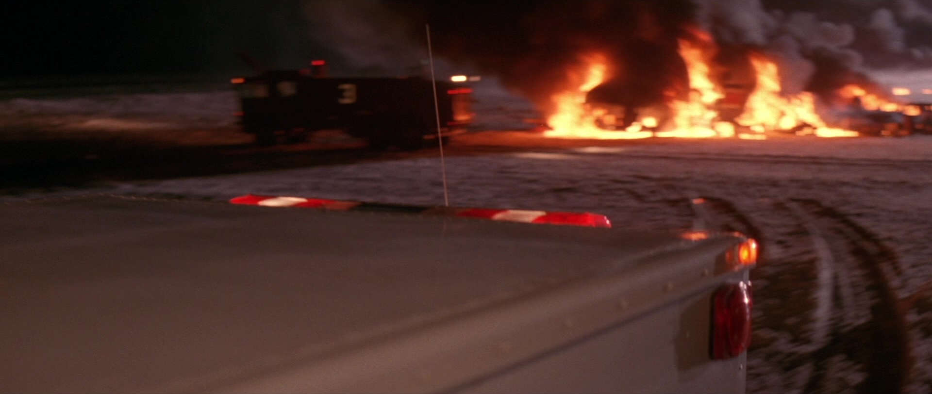 Die Hard 2 (1990), unknown, 2.36:1 — film still