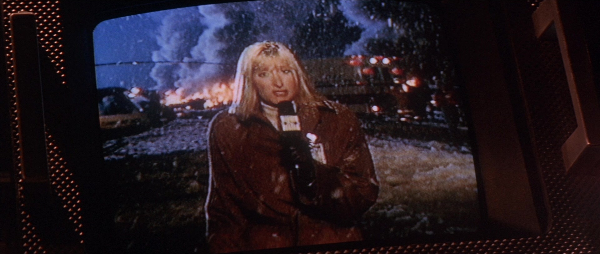 Die Hard 2 (1990), wide, 2.36:1 — film still