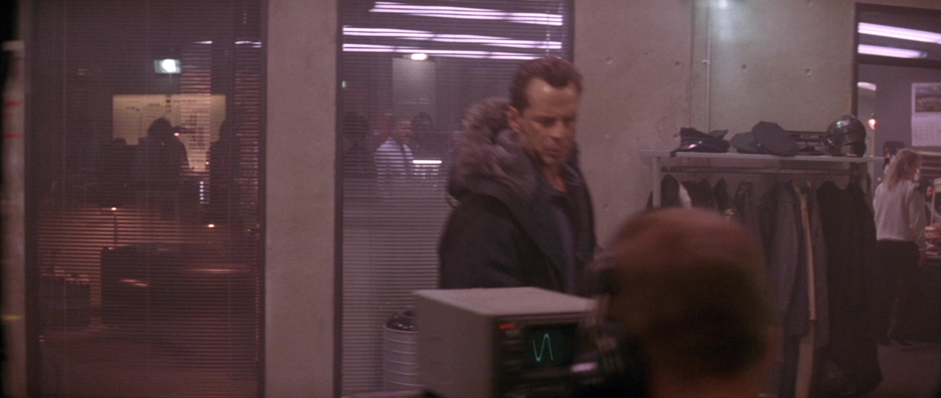Die Hard 2 (1990), wide, 2.36:1 — film still