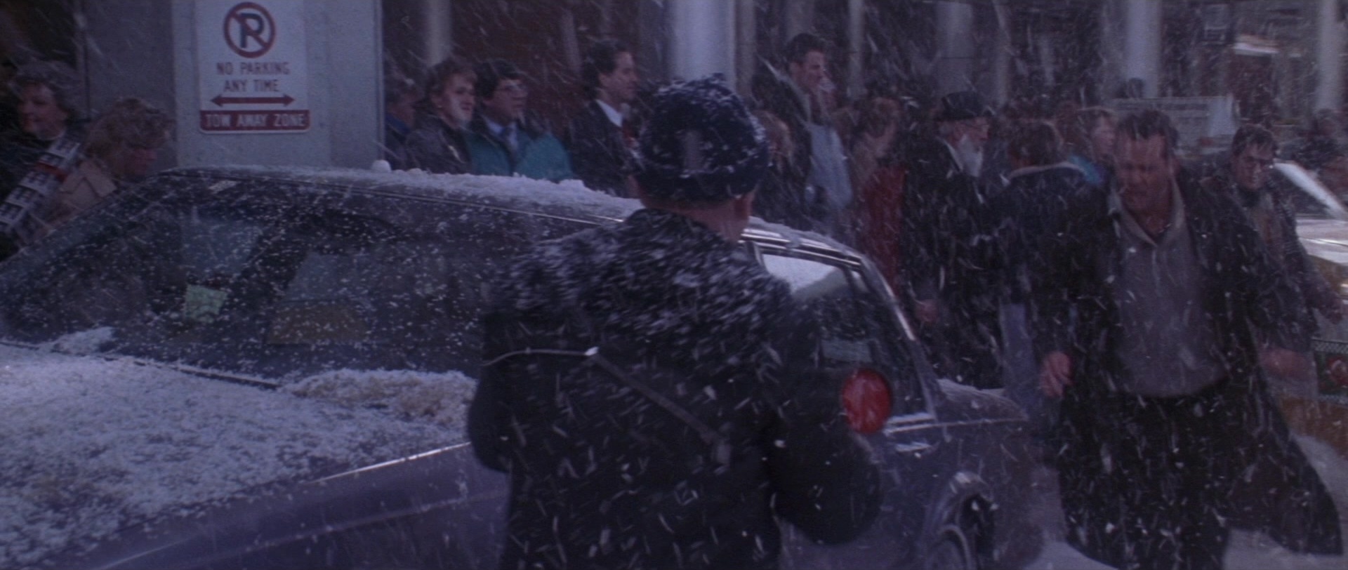 Die Hard 2 (1990), wide, 2.36:1 — film still