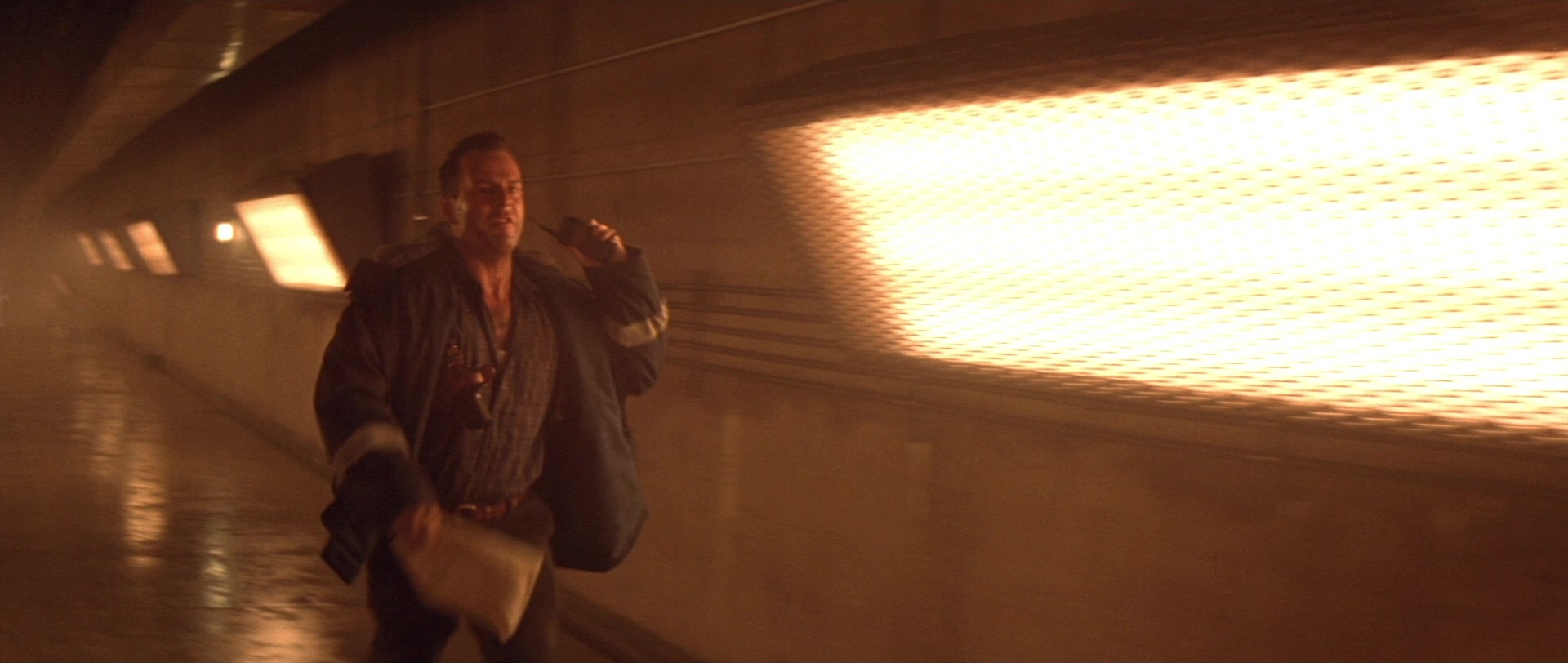 Die Hard 2 (1990), wide, 2.36:1 — film still
