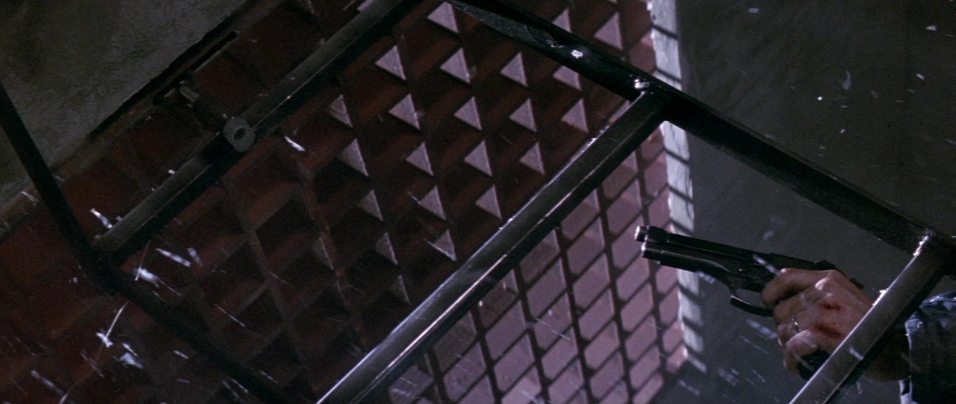 Die Hard 2 (1990), wide, 2.36:1 — film still