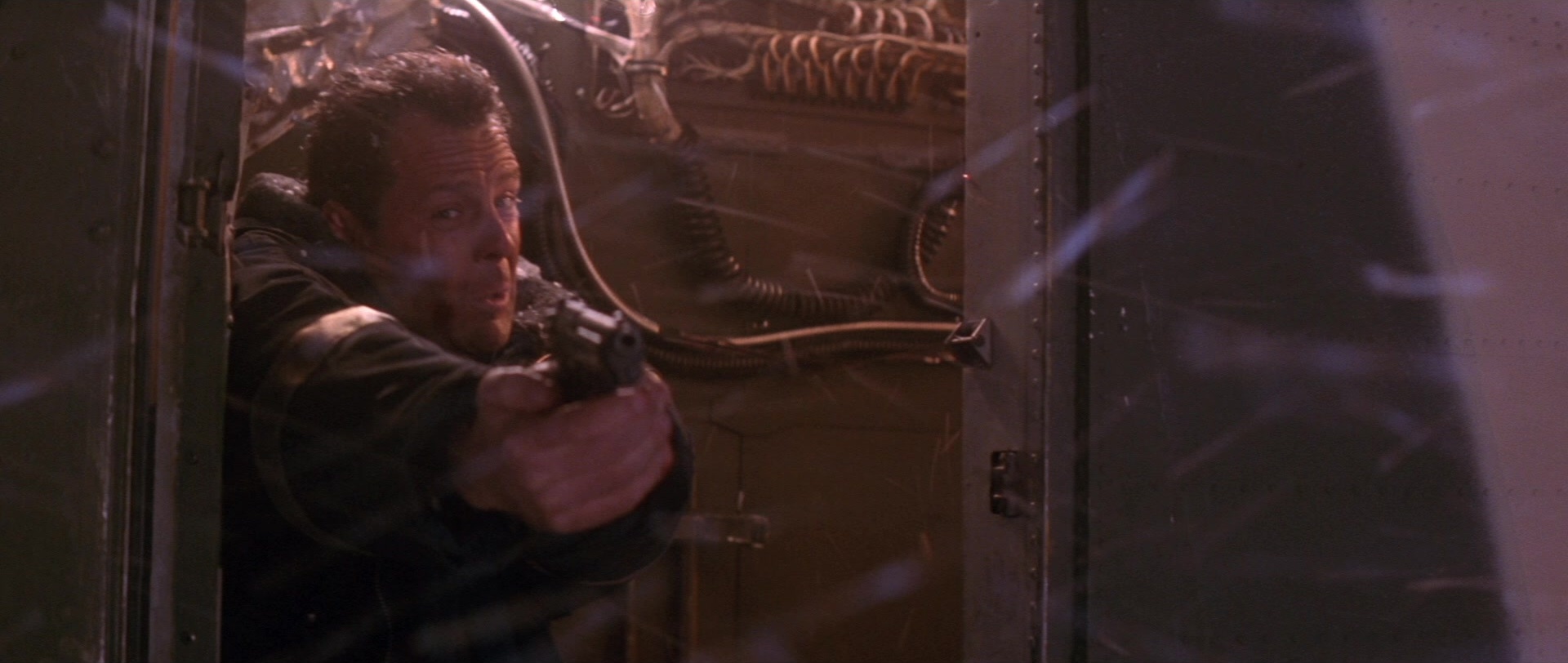Die Hard 2 (1990), unknown, 2.36:1 — film still