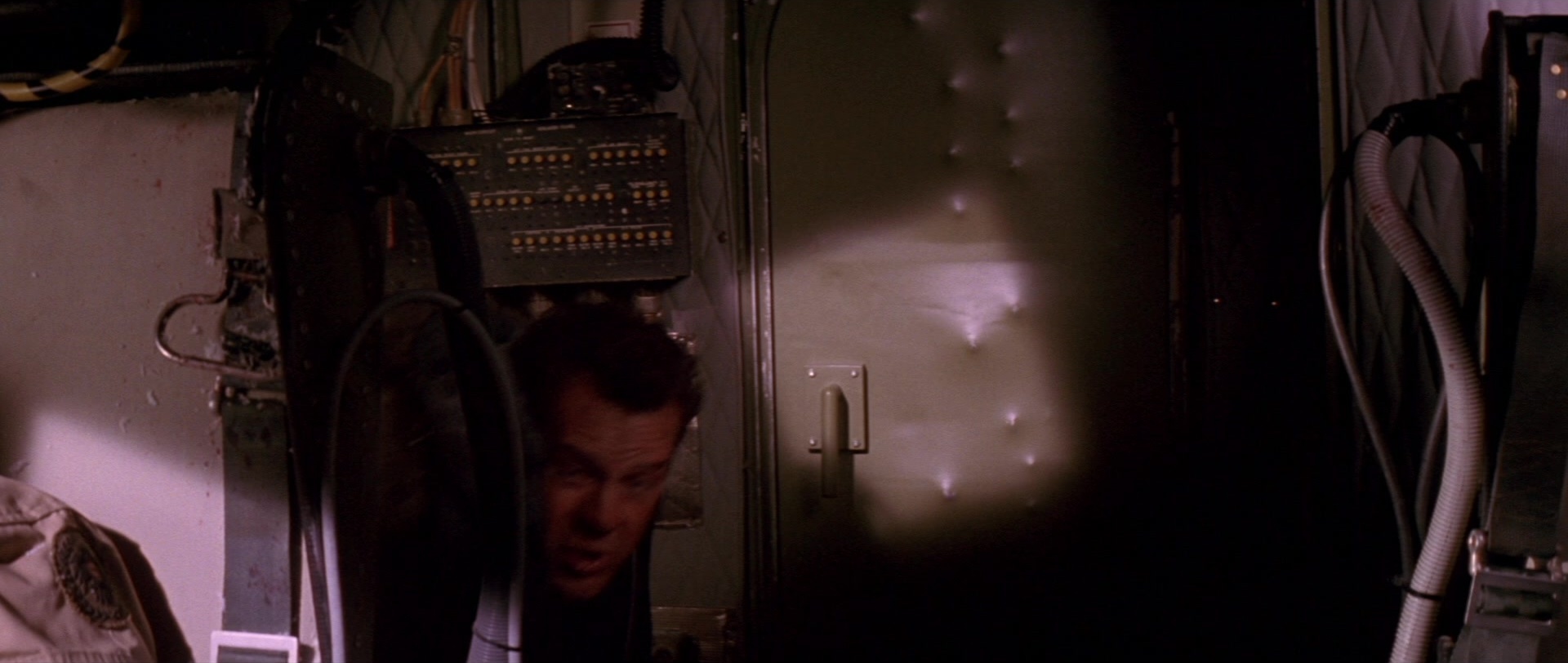 Die Hard 2 (1990), wide, 2.36:1 — film still