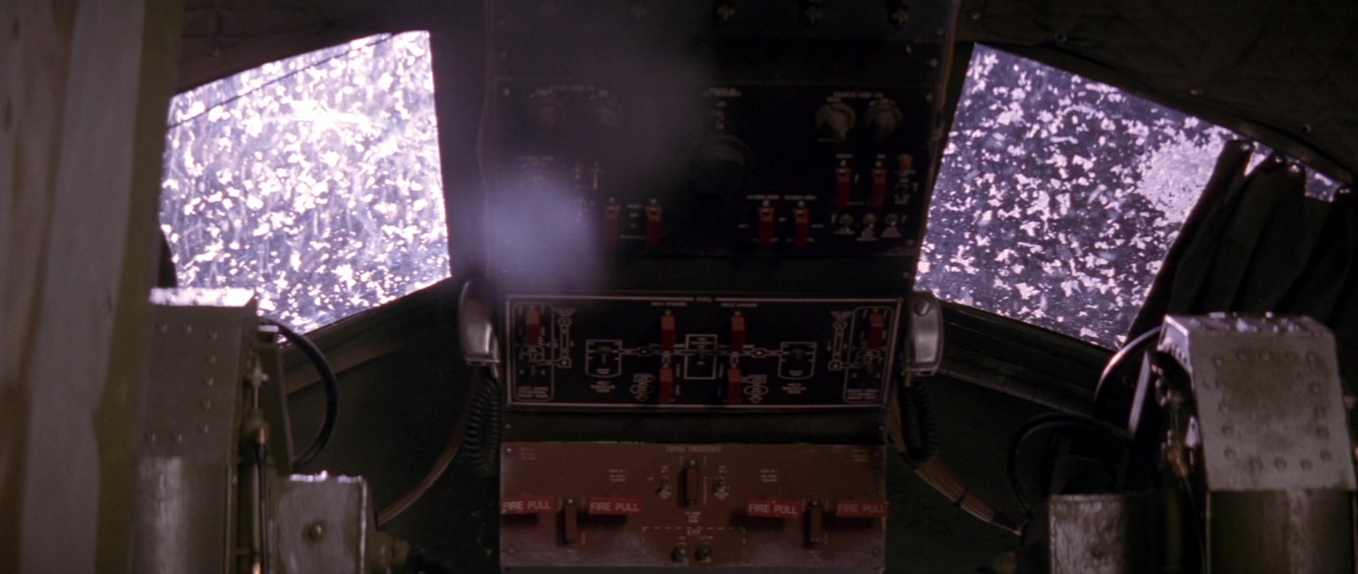 Die Hard 2 (1990), wide, 2.36:1 — film still