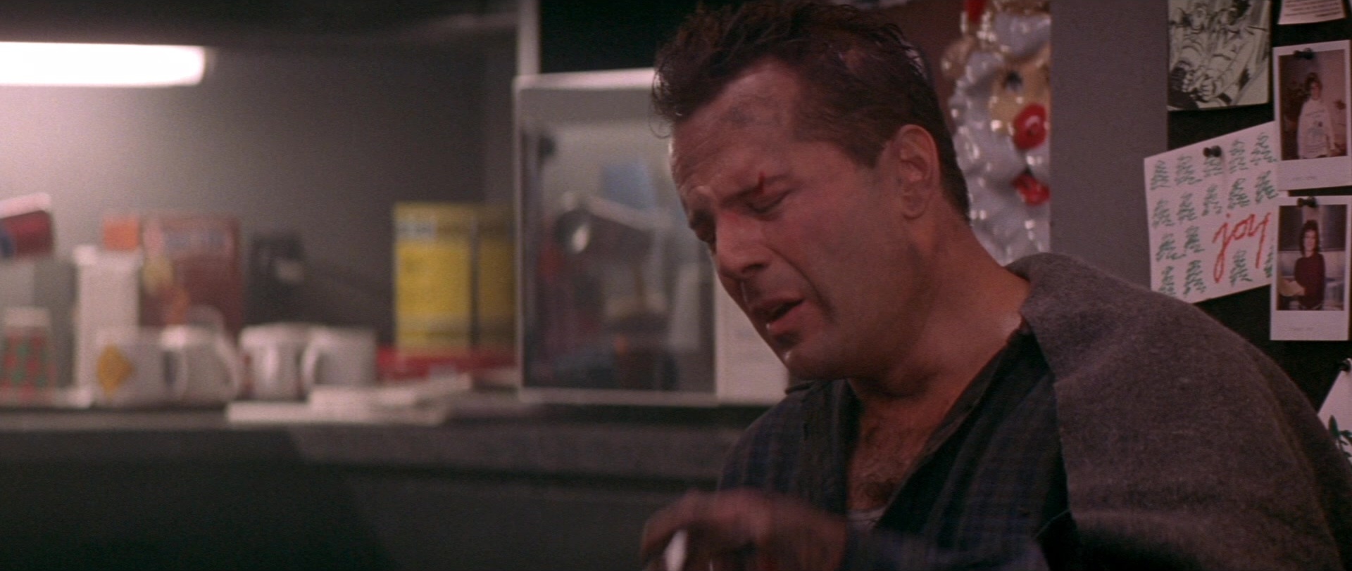 Die Hard 2 (1990), wide, 2.36:1 — film still