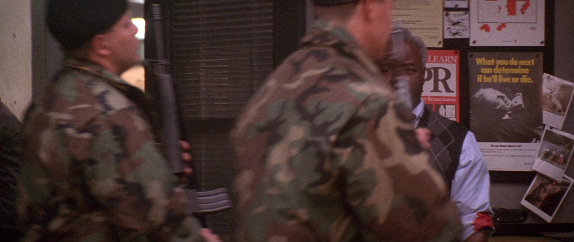 Die Hard 2 (1990), wide, 2.36:1 — film still