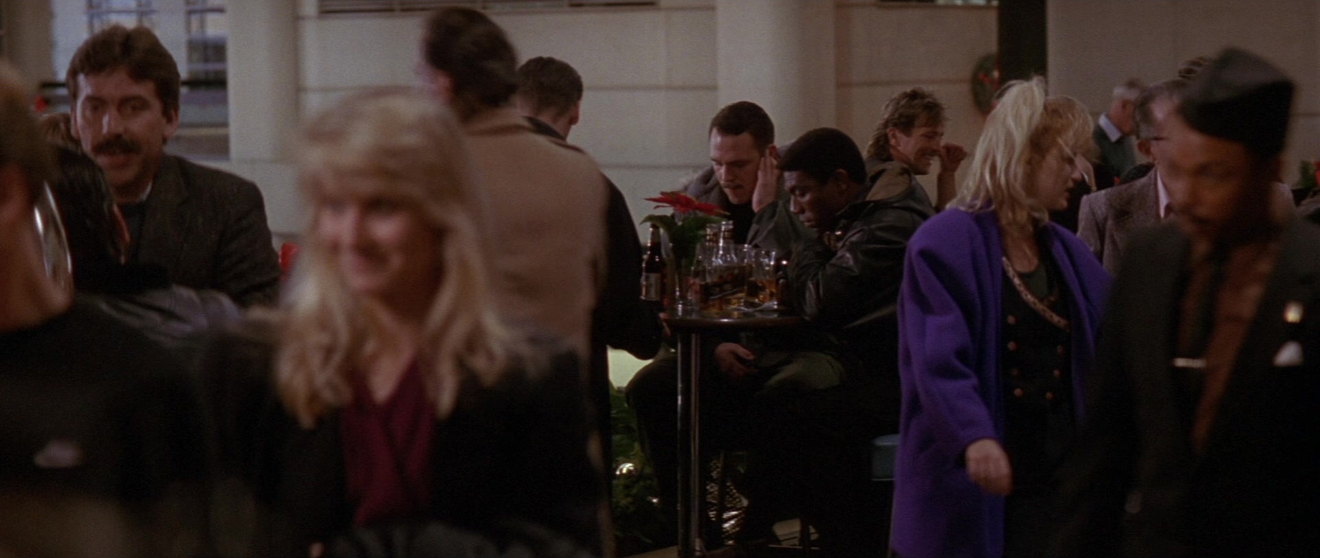 Die Hard 2 (1990), wide, 2.36:1 — film still