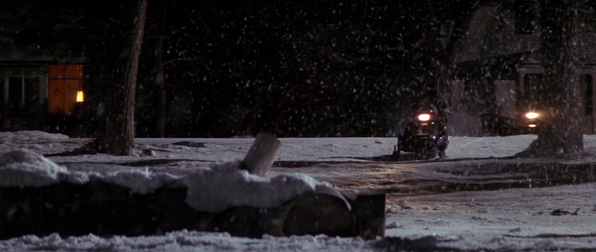 Die Hard 2 (1990), wide, 2.36:1 — film still