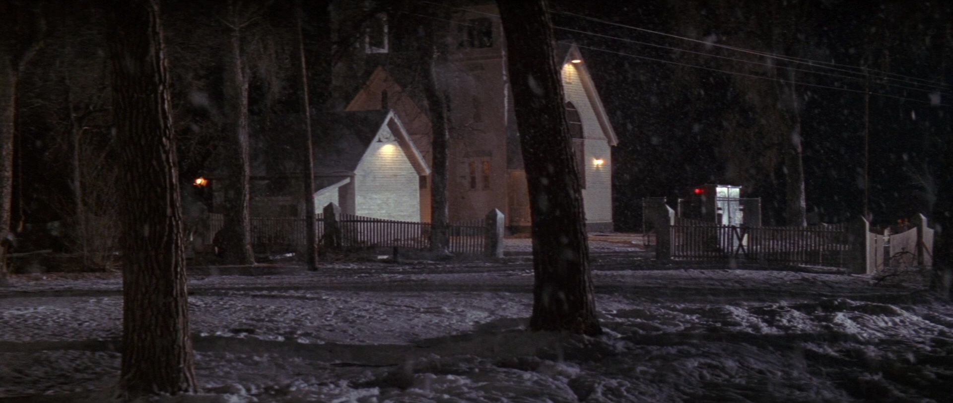 Die Hard 2 (1990), wide, 2.36:1 — film still