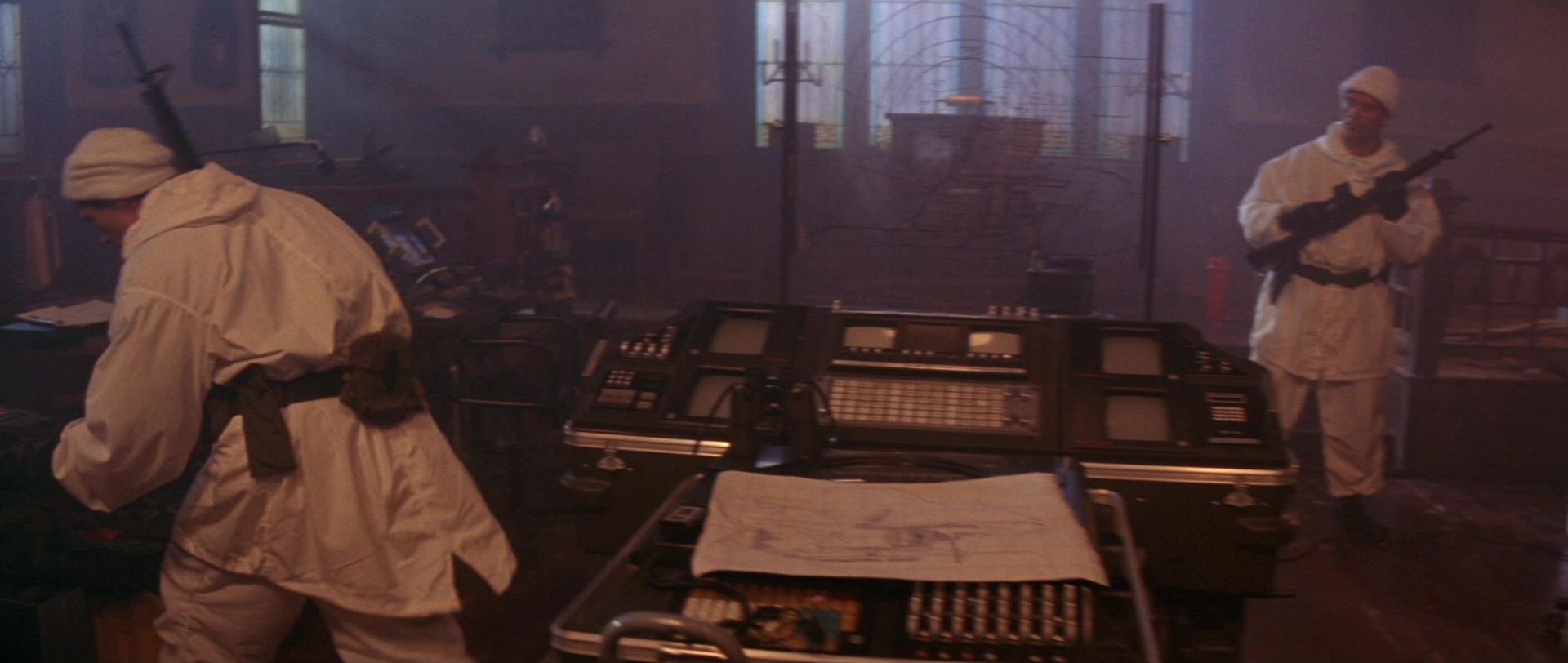 Die Hard 2 (1990), unknown, 2.36:1 — film still