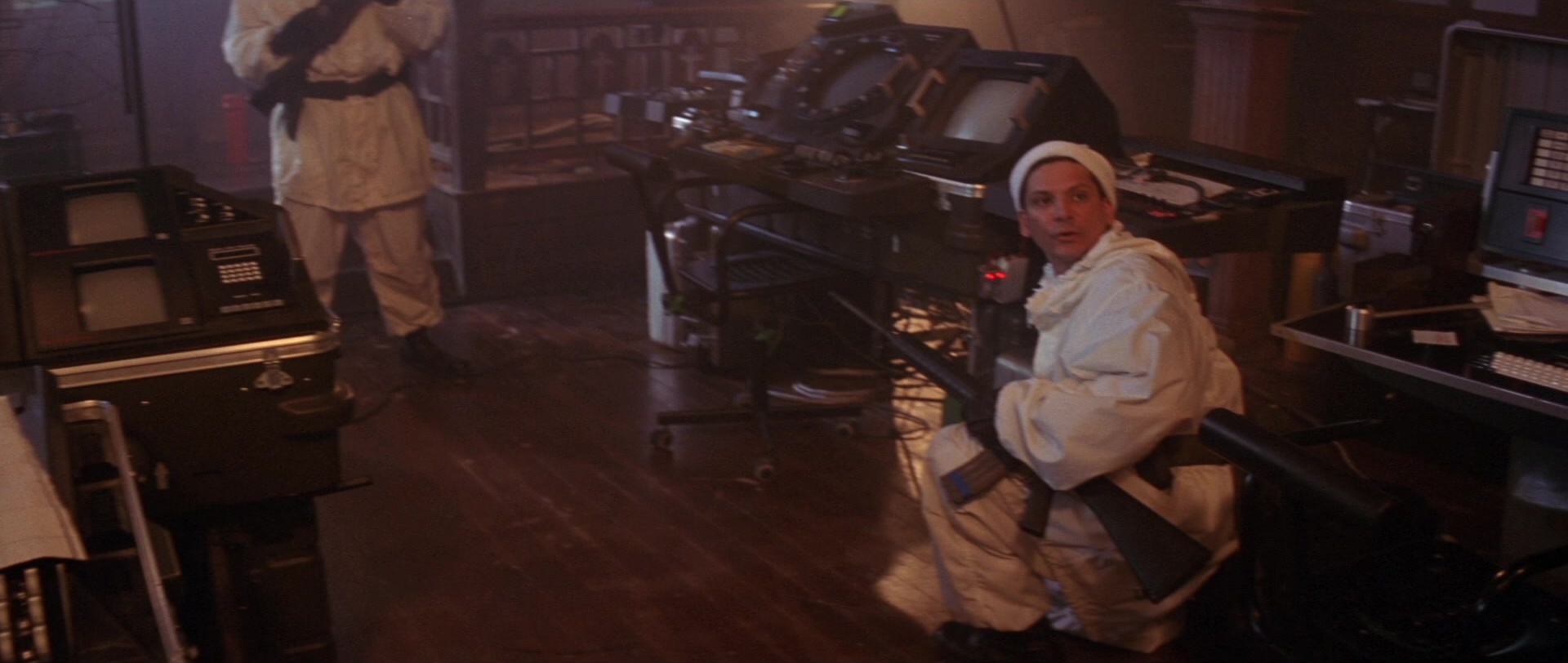 Die Hard 2 (1990), wide, 2.36:1 — film still