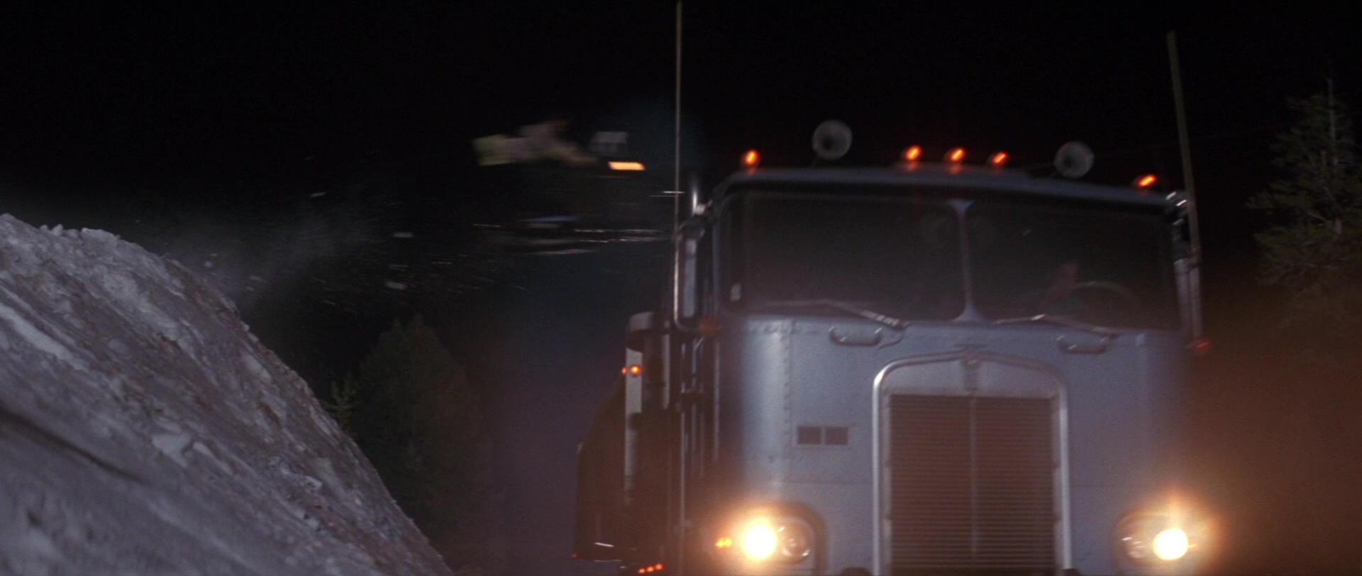 Die Hard 2 (1990), unknown, 2.36:1 — film still