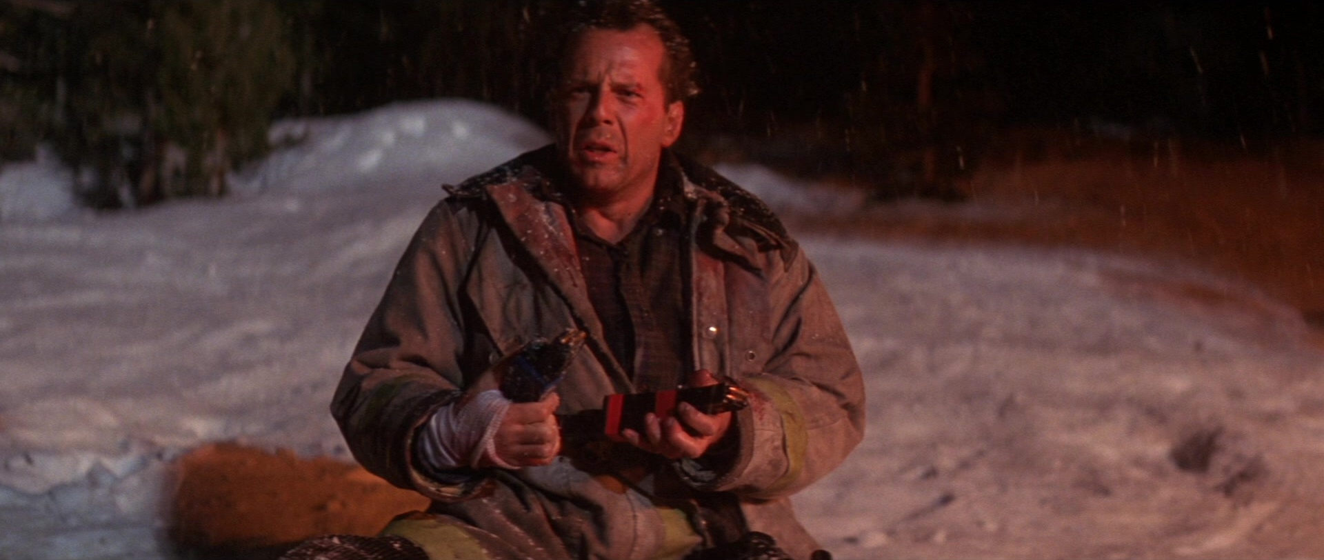 Die Hard 2 (1990), wide, 2.36:1 — film still