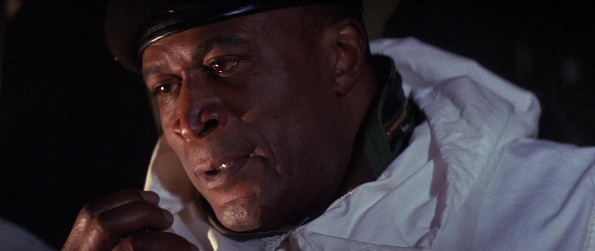 Die Hard 2 (1990), wide, 2.36:1 — film still