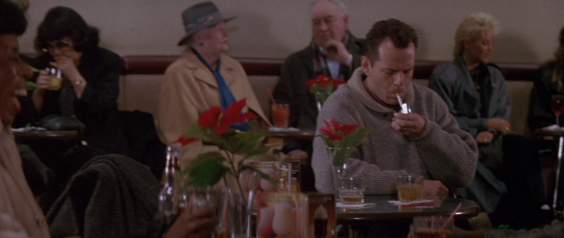Die Hard 2 (1990), wide, 2.36:1 — film still