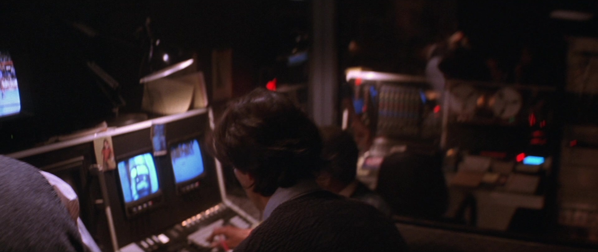 Die Hard 2 (1990), wide, 2.36:1 — film still