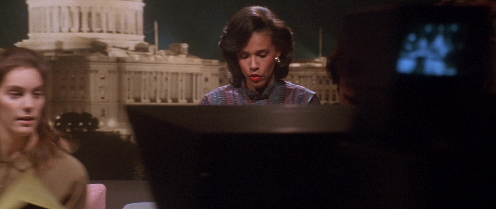 Die Hard 2 (1990), wide, 2.36:1 — film still