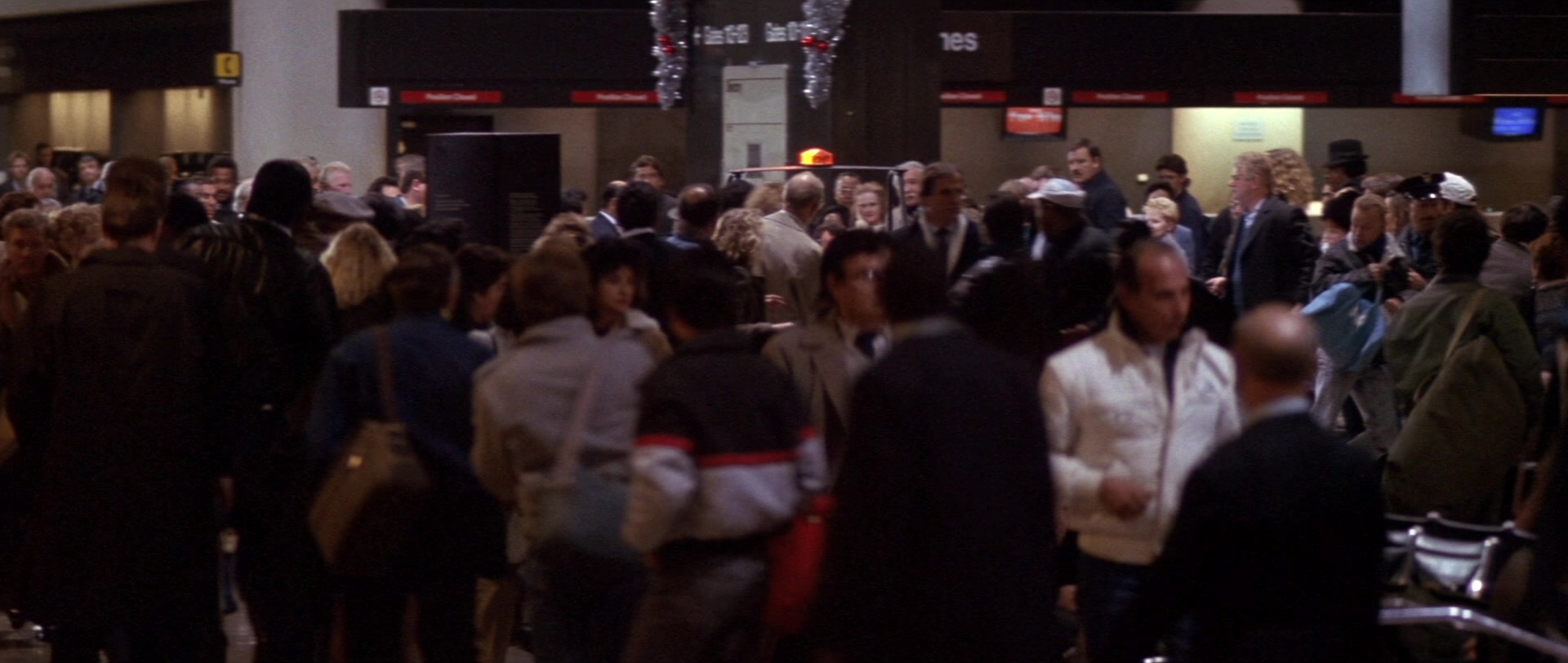 Die Hard 2 (1990), wide, 2.36:1 — film still