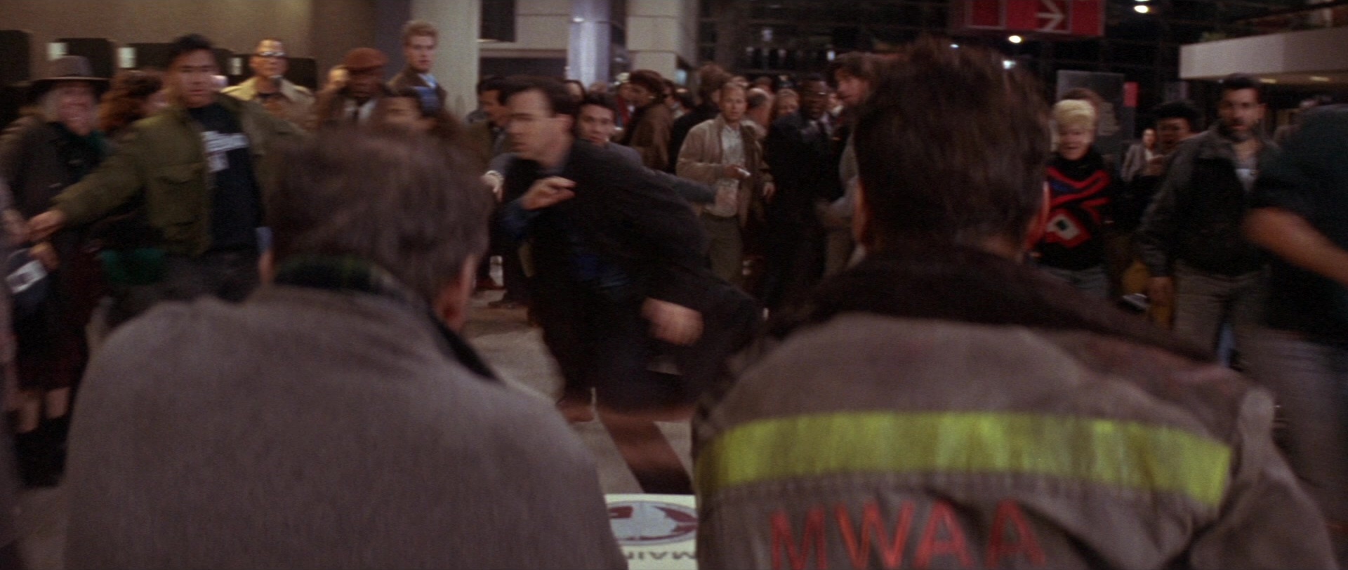 Die Hard 2 (1990), wide, 2.36:1 — film still