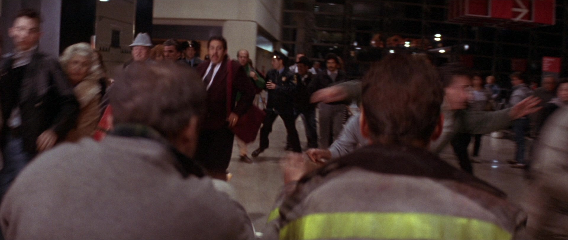Die Hard 2 (1990), wide, 2.36:1 — film still