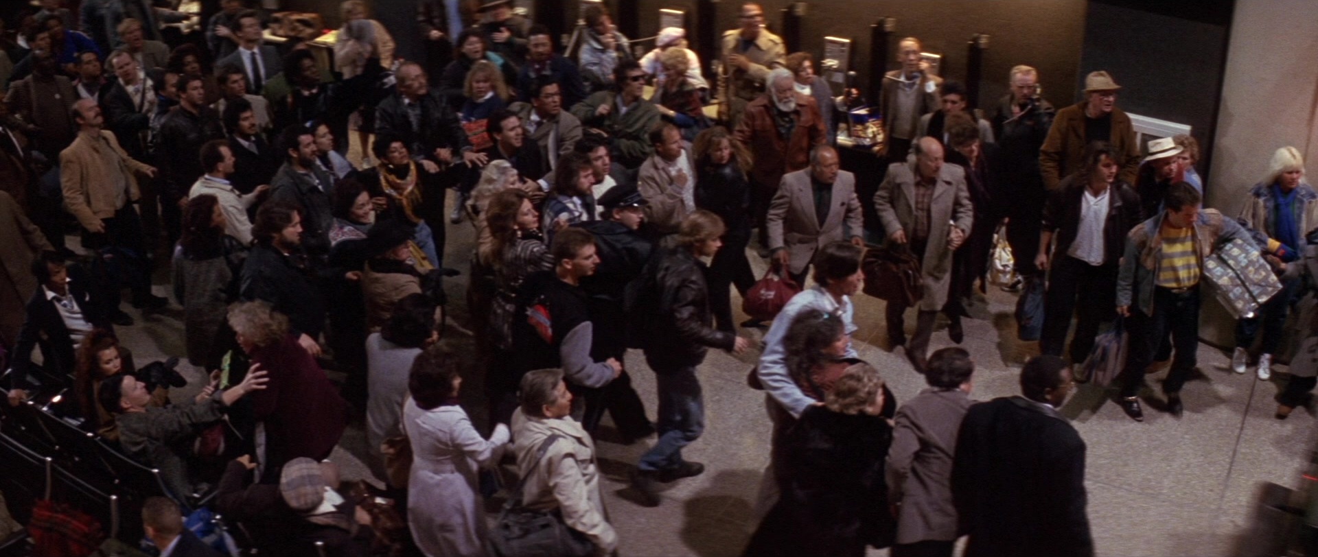 Die Hard 2 (1990), wide, 2.36:1 — film still