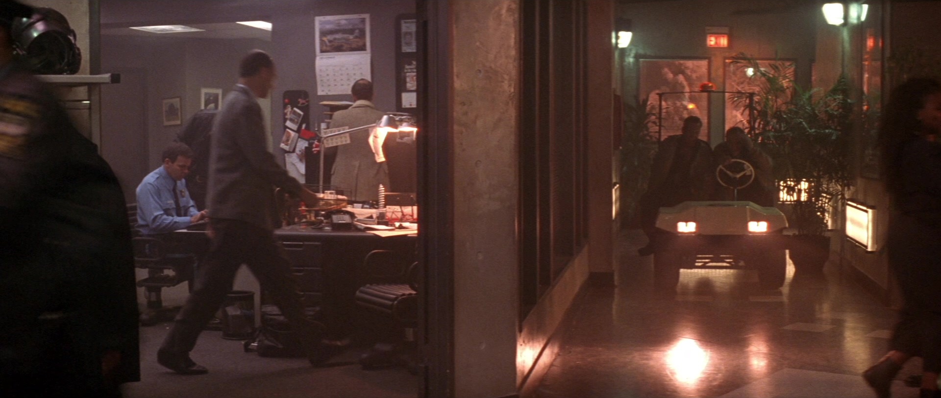 Die Hard 2 (1990), medium, 2.36:1 — film still