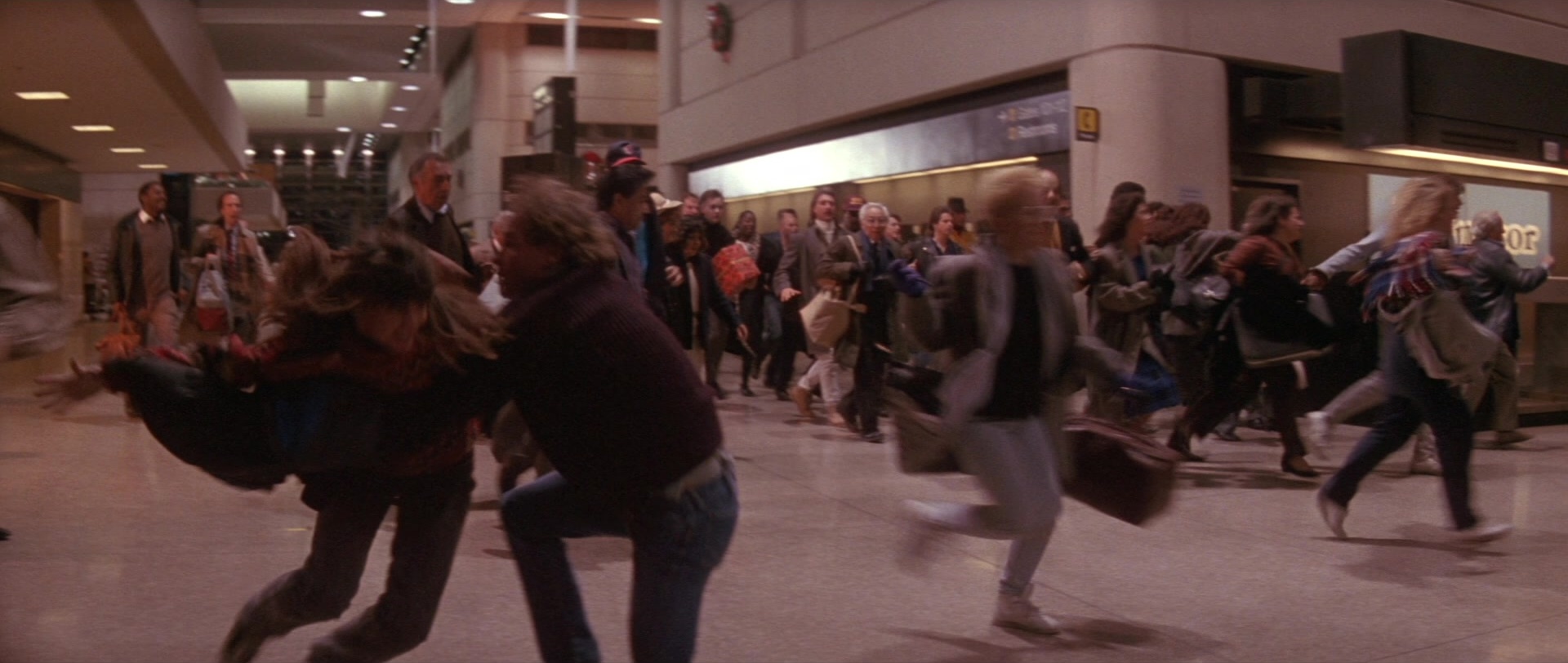 Die Hard 2 (1990), wide, 2.36:1 — film still