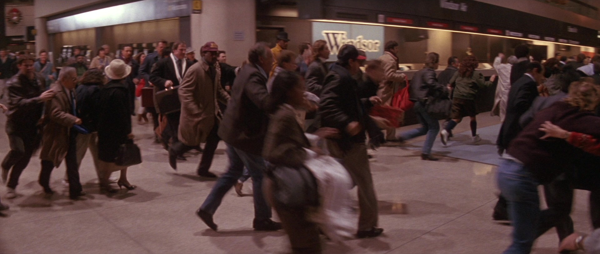 Die Hard 2 (1990), wide, 2.36:1 — film still