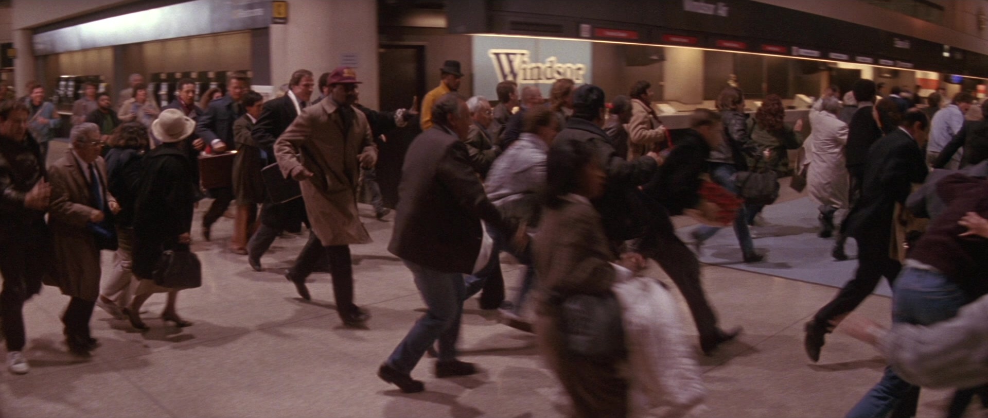 Die Hard 2 (1990), wide, 2.36:1 — film still