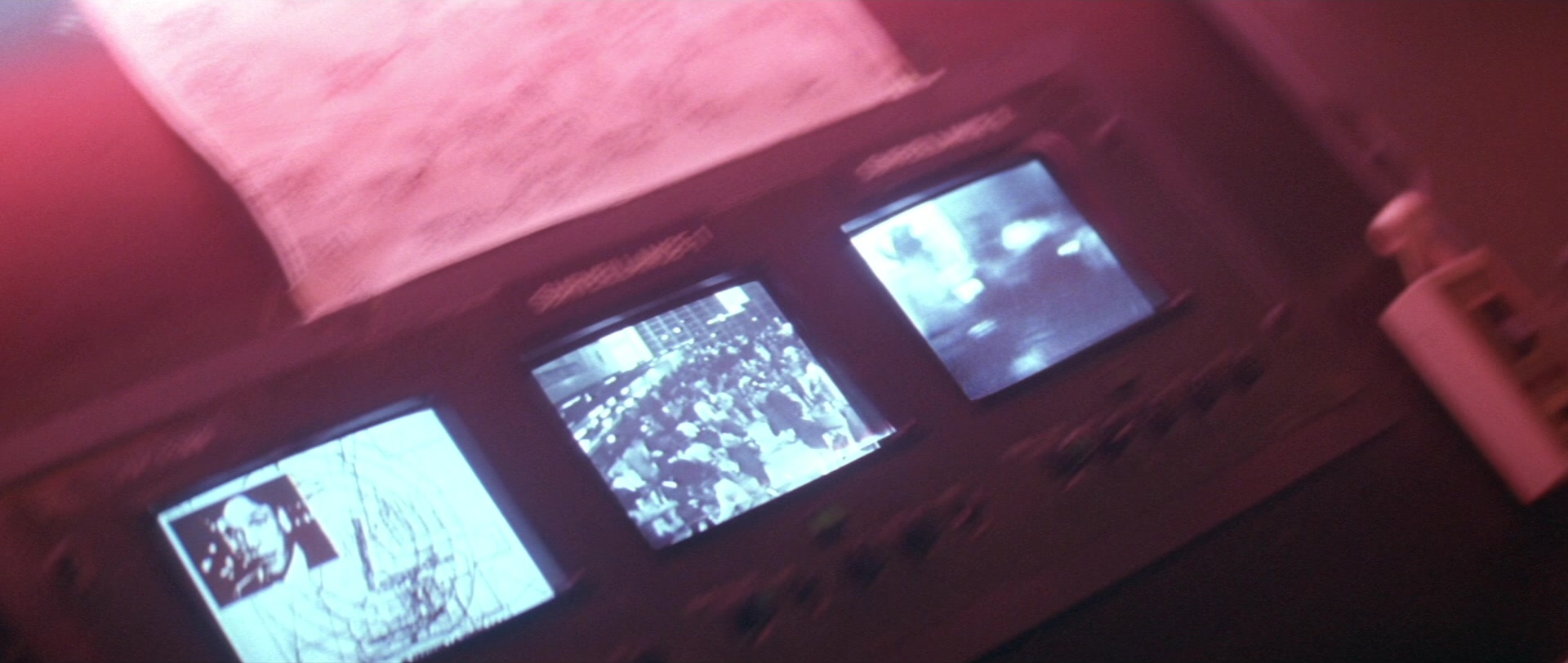 Die Hard 2 (1990), wide, 2.36:1 — film still