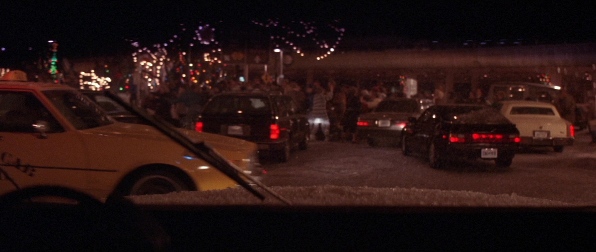 Die Hard 2 (1990), wide, 2.36:1 — film still