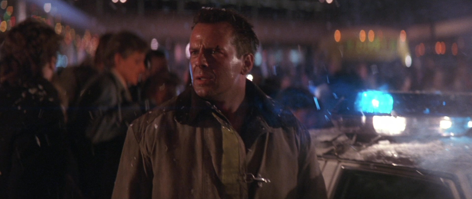 Die Hard 2 (1990), wide, 2.36:1 — film still