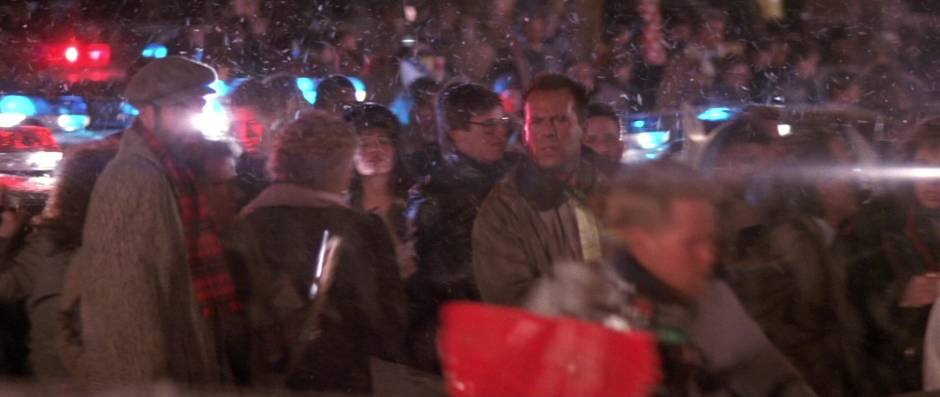Die Hard 2 (1990), wide, 2.36:1 — film still