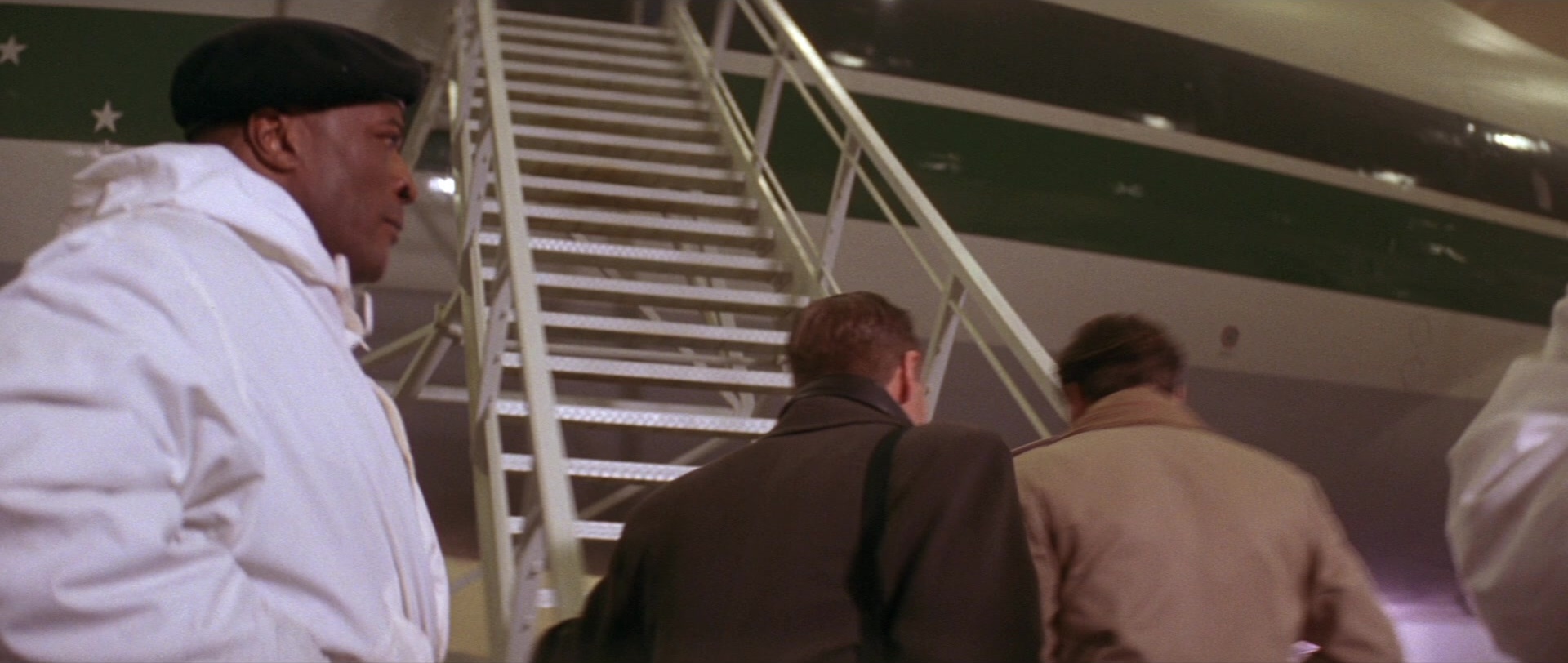 Die Hard 2 (1990), unknown, 2.36:1 — film still
