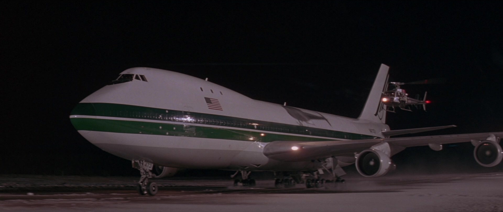 Die Hard 2 (1990), wide, 2.36:1 — film still