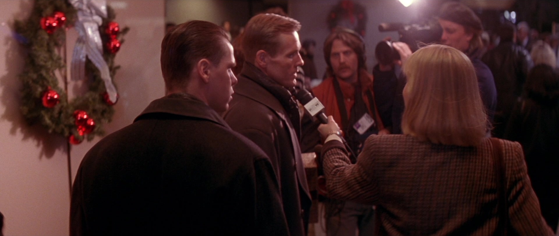 Die Hard 2 (1990), wide, 2.36:1 — film still