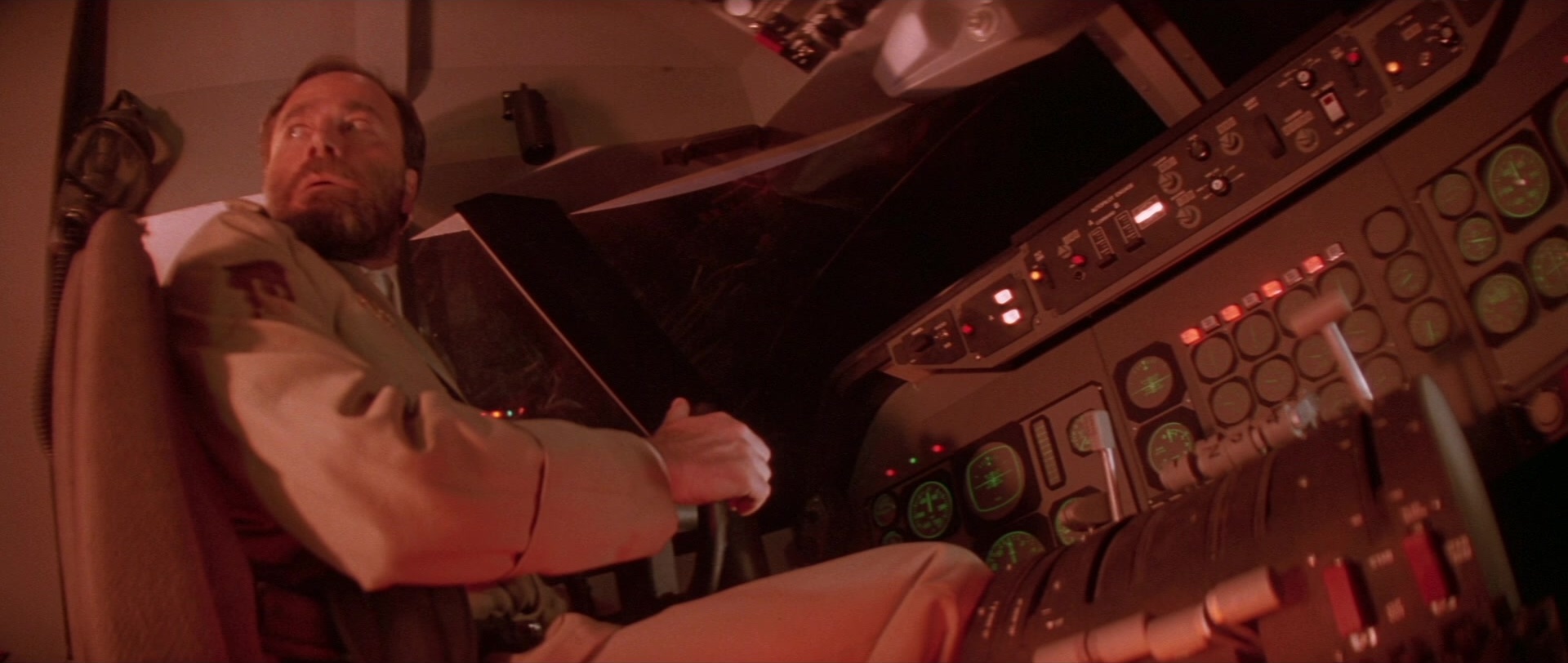 Die Hard 2 (1990), wide, 2.36:1 — film still