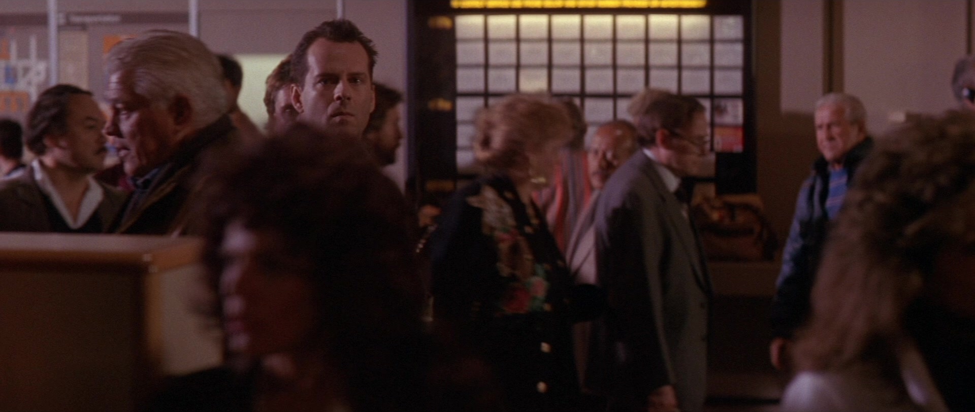 Die Hard 2 (1990), wide, 2.36:1 — film still