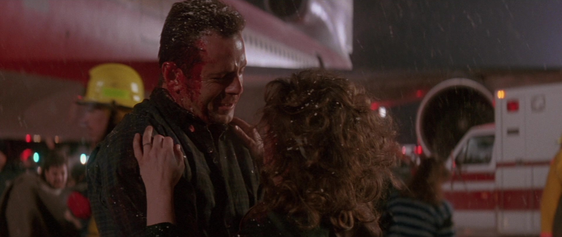 Die Hard 2 (1990), wide, 2.36:1 — film still
