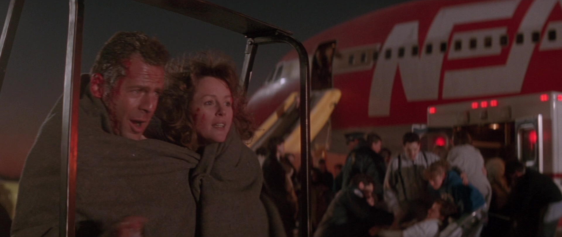 Die Hard 2 (1990), medium, 2.36:1 — film still