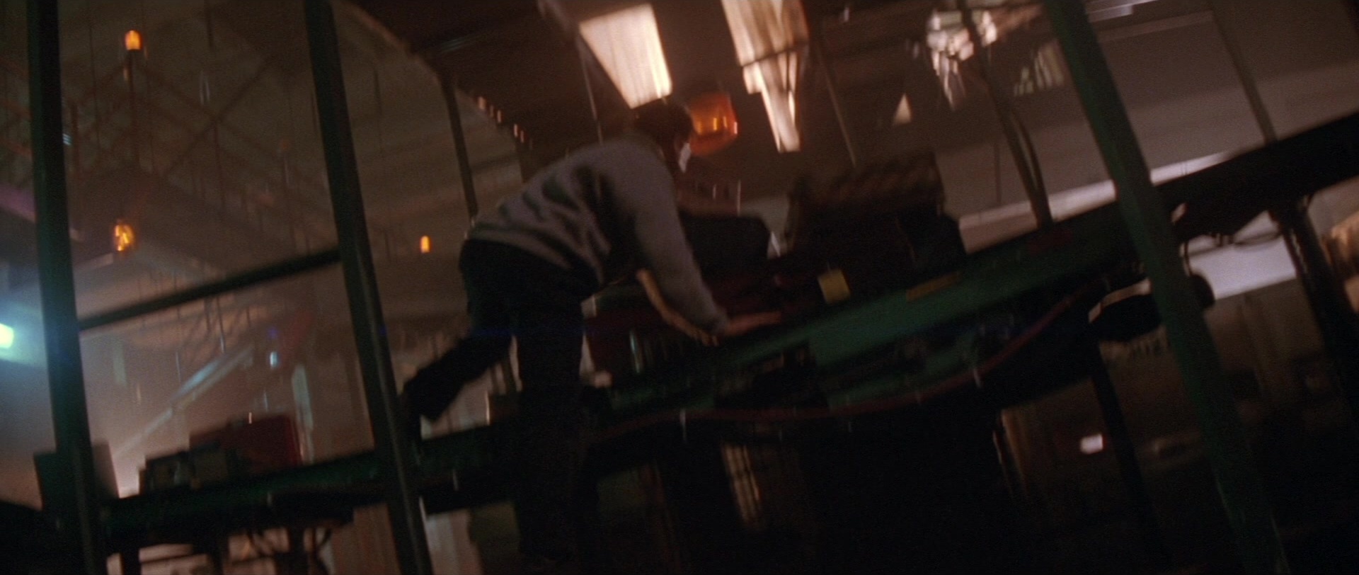 Die Hard 2 (1990), wide, 2.36:1 — film still