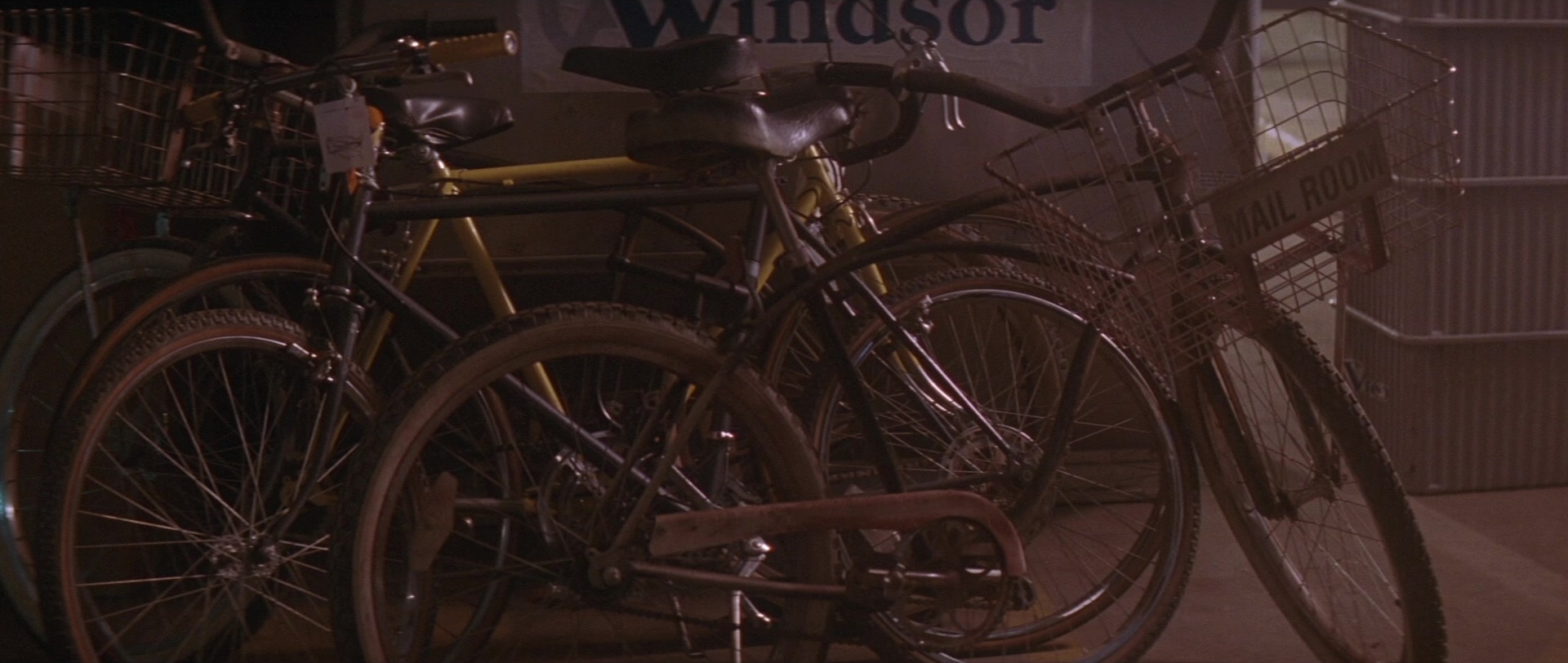 Die Hard 2 (1990), wide, 2.36:1 — film still