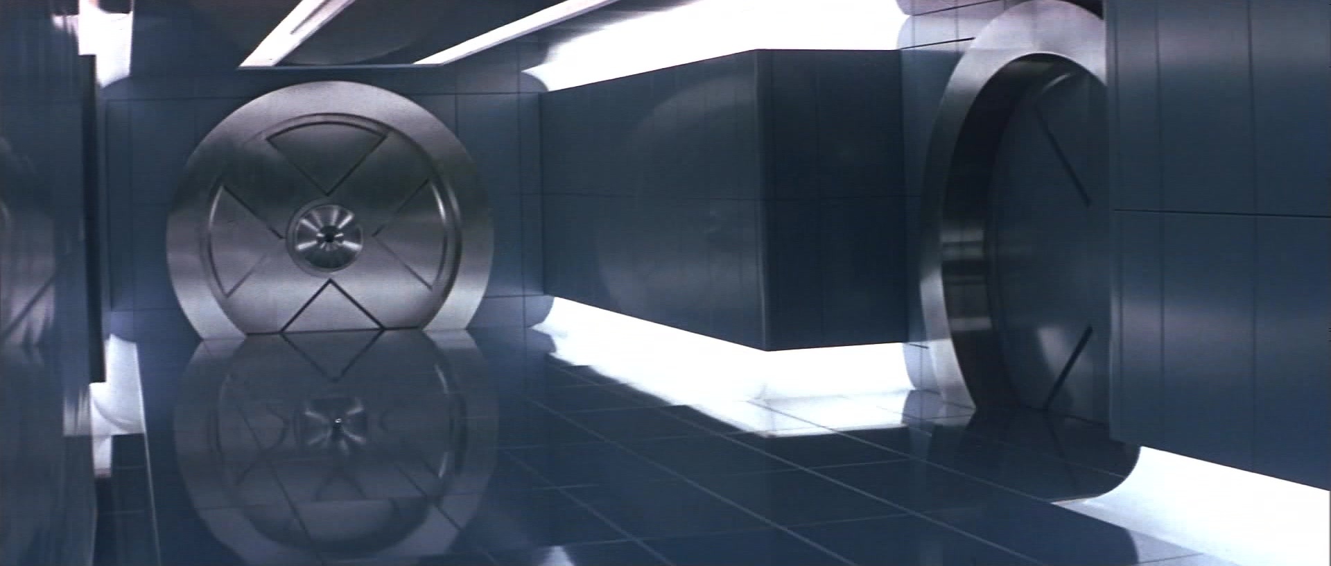 X-Men (2000), medium, 2.35:1 — film still