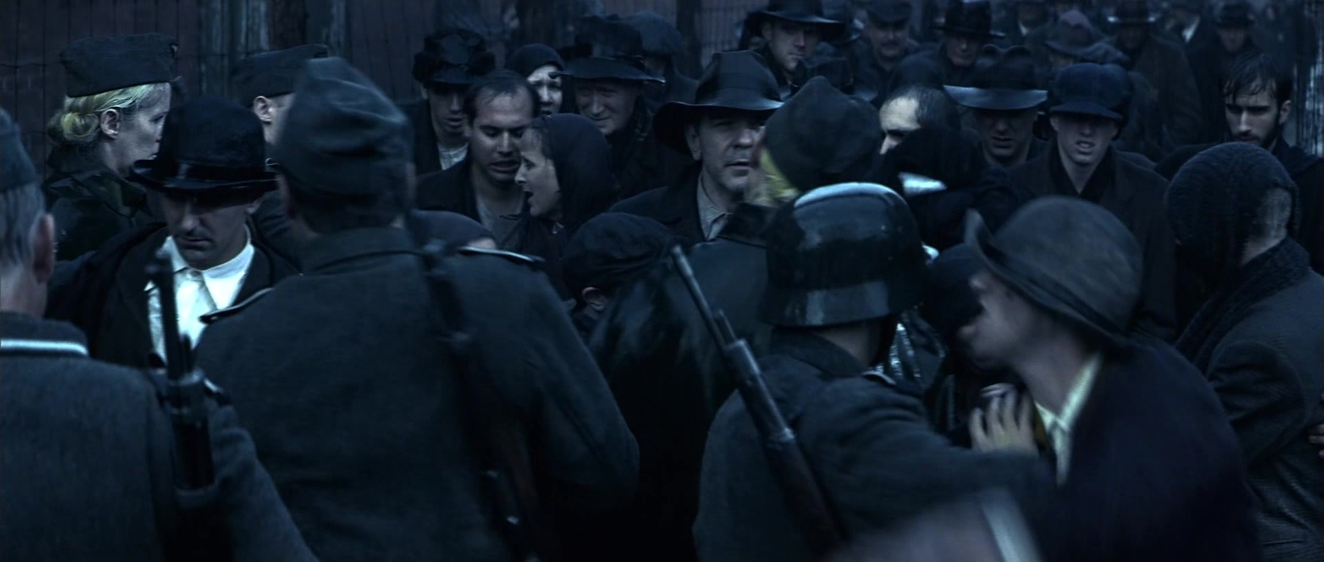 X-Men (2000), wide, 2.35:1 — film still