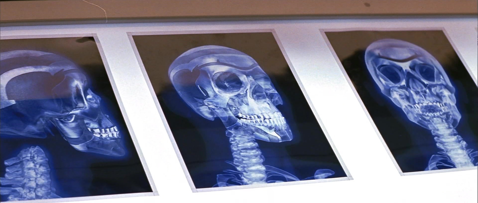 X-Men (2000), wide, 2.35:1 — film still