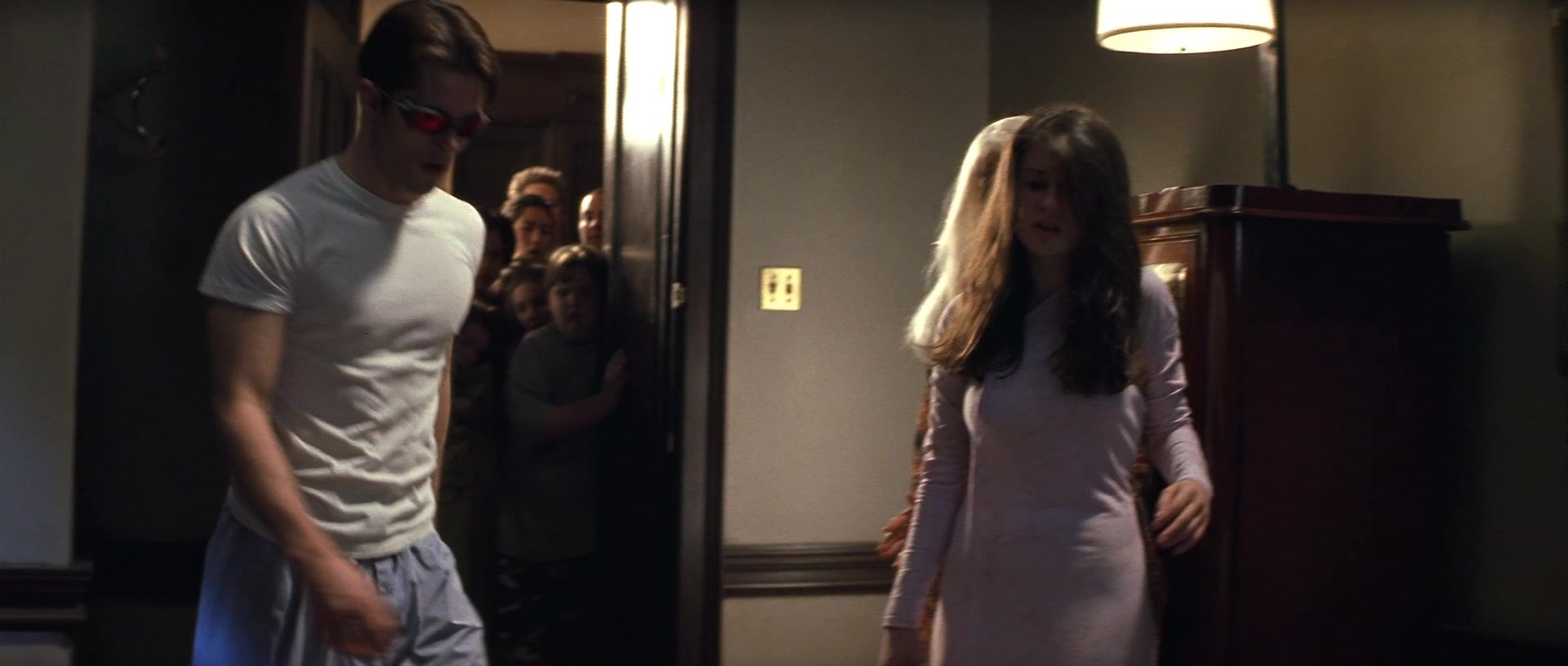 X-Men (2000), wide, 2.35:1 — film still