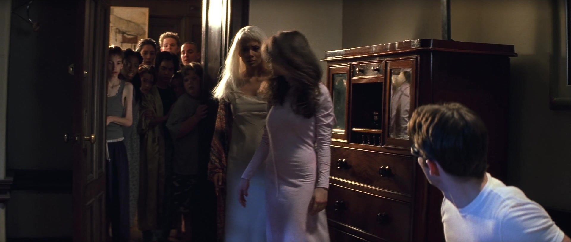 X-Men (2000), wide, 2.35:1 — film still